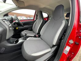 Toyota Aygo VVT-I X-PLAY 46