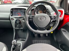 Toyota Aygo VVT-I X-PLAY 18