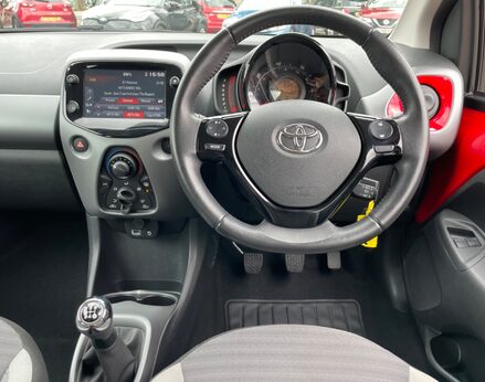 Toyota Aygo VVT-I X-PLAY 18