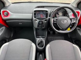 Toyota Aygo VVT-I X-PLAY 2