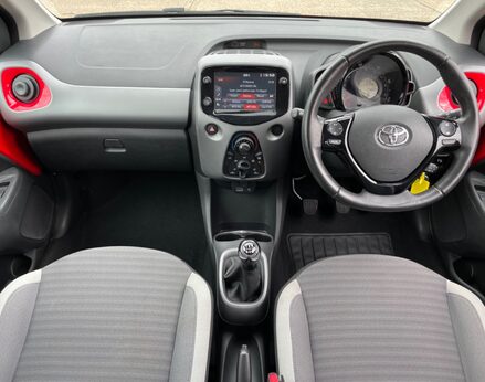 Toyota Aygo VVT-I X-PLAY 2