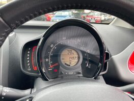 Toyota Aygo VVT-I X-PLAY 20