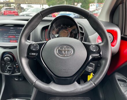 Toyota Aygo VVT-I X-PLAY 19