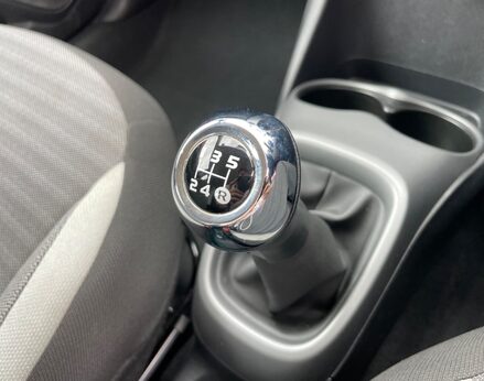 Toyota Aygo VVT-I X-PLAY 36
