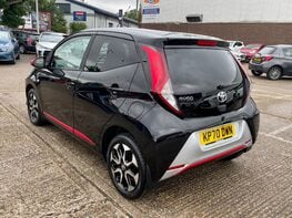 Toyota Aygo VVT-I X-TREND X-SHIFT TSS 9