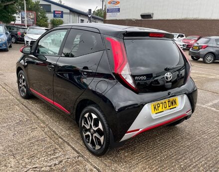 Toyota Aygo VVT-I X-TREND X-SHIFT TSS 9