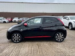 Toyota Aygo VVT-I X-TREND X-SHIFT TSS 11