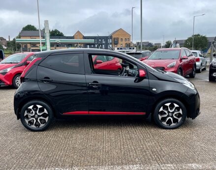 Toyota Aygo VVT-I X-TREND X-SHIFT TSS 10