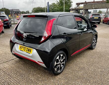 Toyota Aygo VVT-I X-TREND X-SHIFT TSS 8