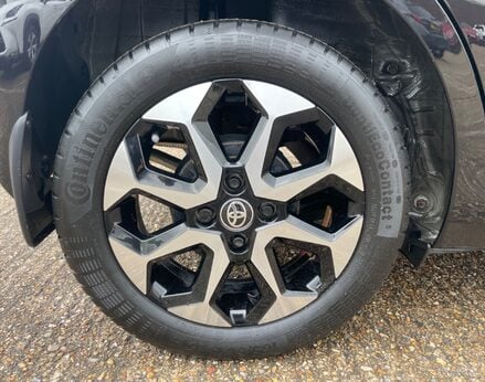 Toyota Aygo VVT-I X-TREND X-SHIFT TSS 16