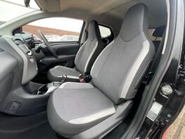 Toyota Aygo VVT-I X-TREND X-SHIFT TSS 47