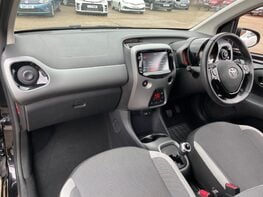 Toyota Aygo VVT-I X-TREND X-SHIFT TSS 23