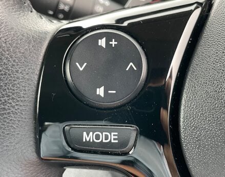 Toyota Aygo VVT-I X-TREND X-SHIFT TSS 36