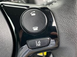 Toyota Aygo VVT-I X-TREND X-SHIFT TSS 37