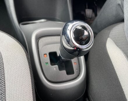 Toyota Aygo VVT-I X-TREND X-SHIFT TSS 35