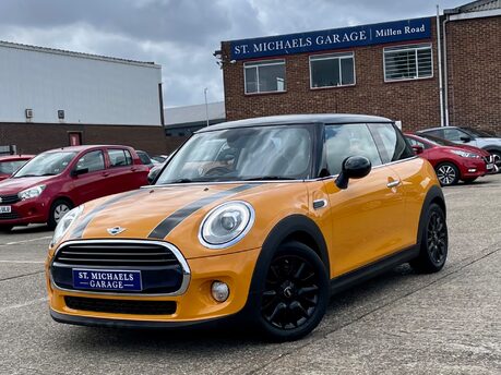 Mini Hatch COOPER