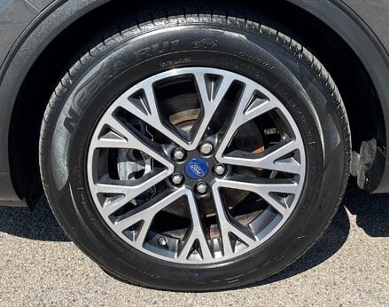 Ford Kuga TITANIUM FIRST EDITION 13