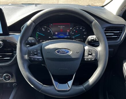 Ford Kuga TITANIUM FIRST EDITION 19