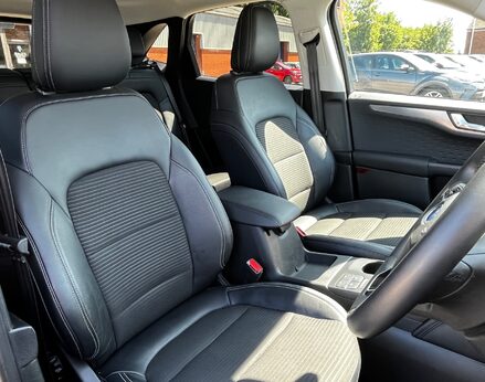 Ford Kuga TITANIUM FIRST EDITION 62