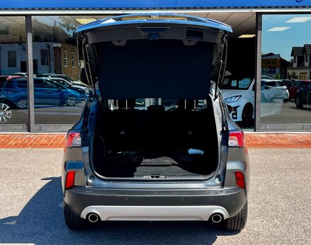 Ford Kuga TITANIUM FIRST EDITION 65