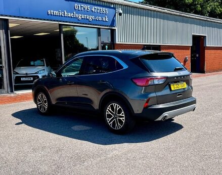 Ford Kuga TITANIUM FIRST EDITION 9