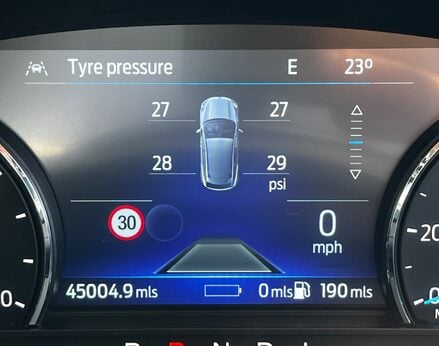 Ford Kuga TITANIUM FIRST EDITION 23