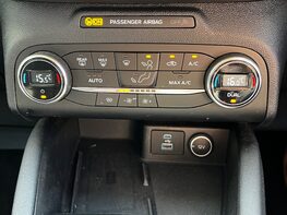 Ford Kuga TITANIUM FIRST EDITION 51