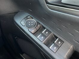 Ford Kuga TITANIUM FIRST EDITION 61
