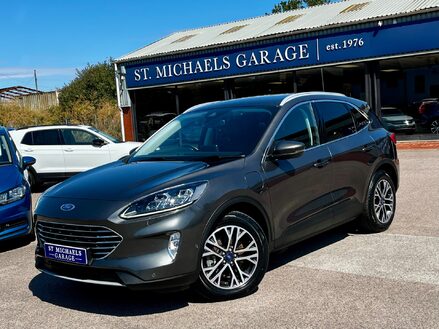 Ford Kuga TITANIUM FIRST EDITION