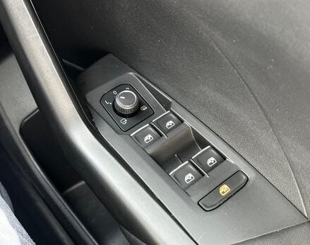 Volkswagen T-Cross SEL TSI 61