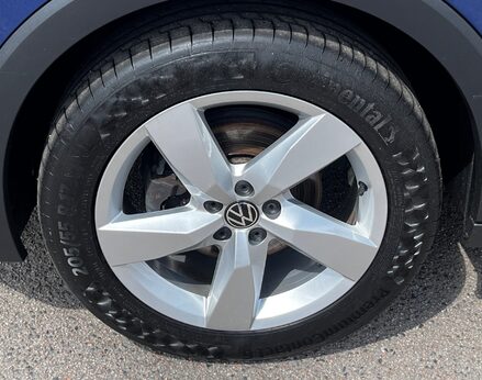 Volkswagen T-Cross SEL TSI 13