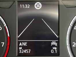 Volkswagen T-Cross SEL TSI 28
