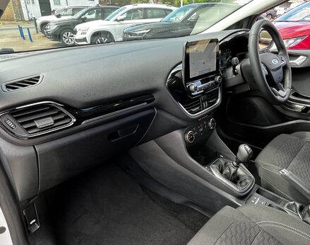 Ford Fiesta TITANIUM MHEV 17
