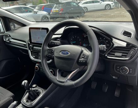 Ford Fiesta TITANIUM MHEV 18