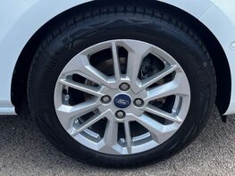 Ford Fiesta TITANIUM MHEV 16
