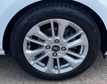 Ford Fiesta TITANIUM MHEV 16