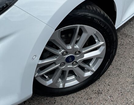 Ford Fiesta TITANIUM MHEV 3