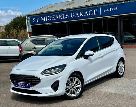 Ford Fiesta TITANIUM MHEV 1