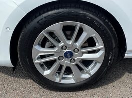 Ford Fiesta TITANIUM MHEV 13