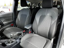 Ford Fiesta TITANIUM MHEV 56