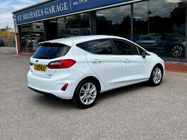 Ford Fiesta TITANIUM MHEV 8