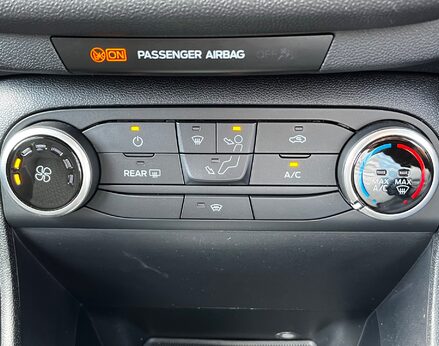 Ford Fiesta TITANIUM MHEV 45