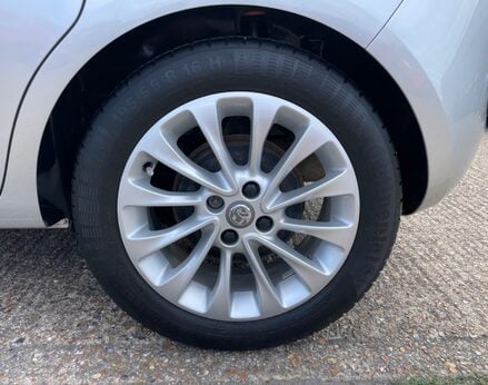 Vauxhall Corsa SE 16