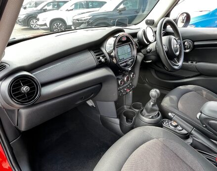 Mini Hatch COOPER CLASSIC 17