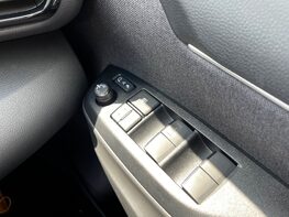Mazda 2 Hybrid EXCLUSIVE-LINE 56