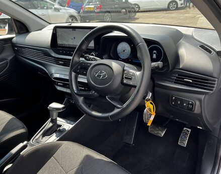 Hyundai BAYON T-GDI PREMIUM DCT MHEV 18