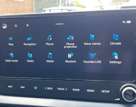 Hyundai BAYON T-GDI PREMIUM DCT MHEV 34