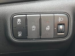 Hyundai BAYON T-GDI PREMIUM DCT MHEV 51