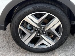 Hyundai BAYON T-GDI PREMIUM DCT MHEV 14