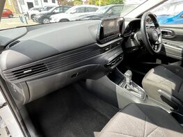 Hyundai BAYON T-GDI PREMIUM DCT MHEV 17